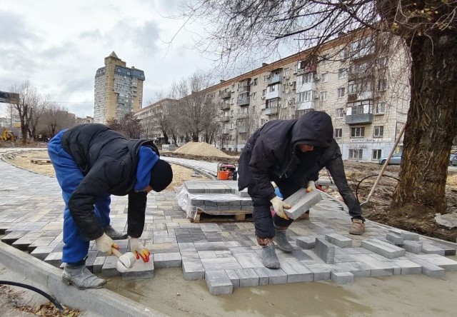 В Волгограде стартовало обустройство пешеходной сети в сквере по улице 7-й Гвардейской